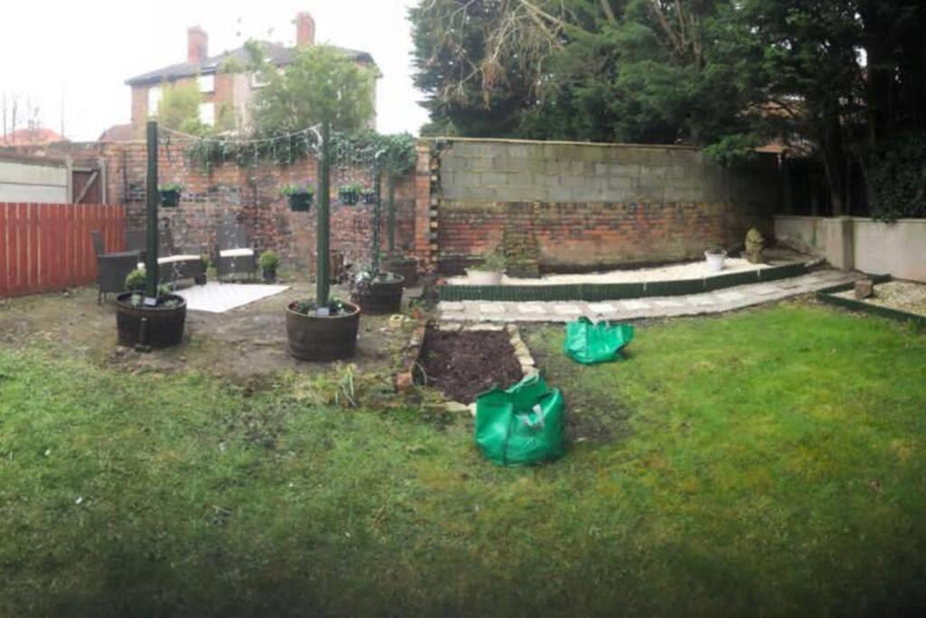 Stunning Bebington Maisonette - Large Private Drive And Entrance, Good Transport Links 외부 사진